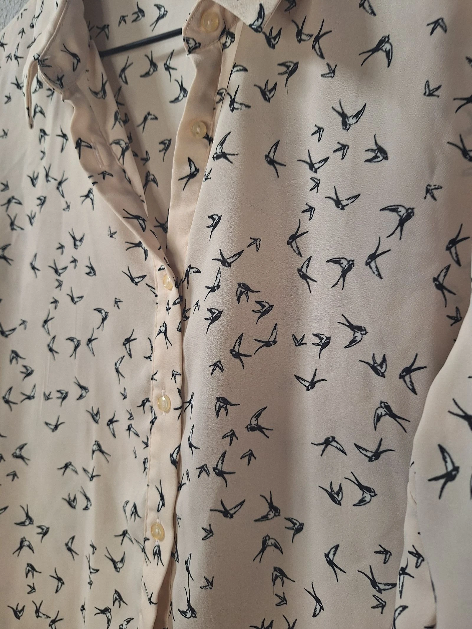 Atmosphere swallows beige pink shirt size 44 – photo 2